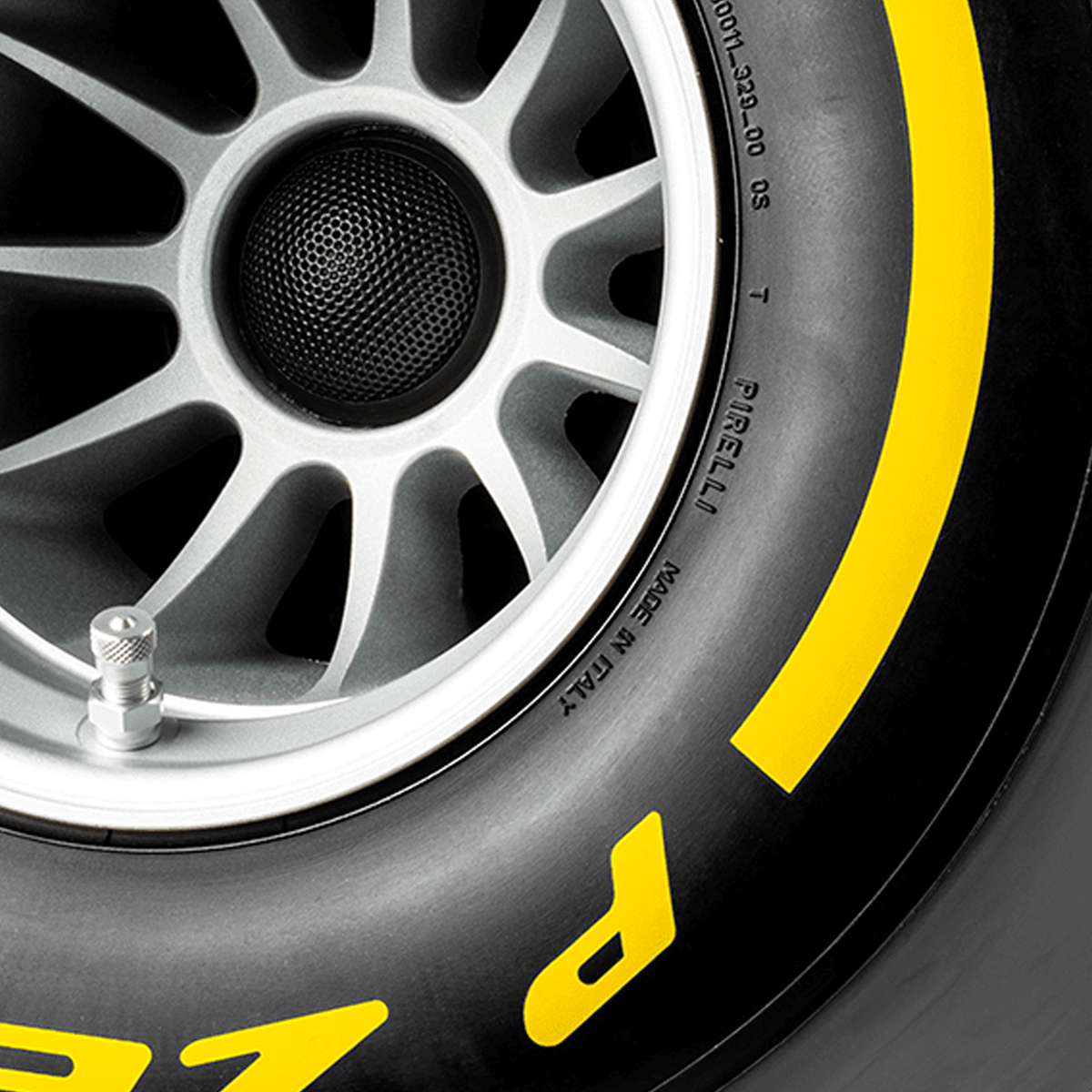 Pirelli P ZERO™ impianto audio di lusso colore giallo