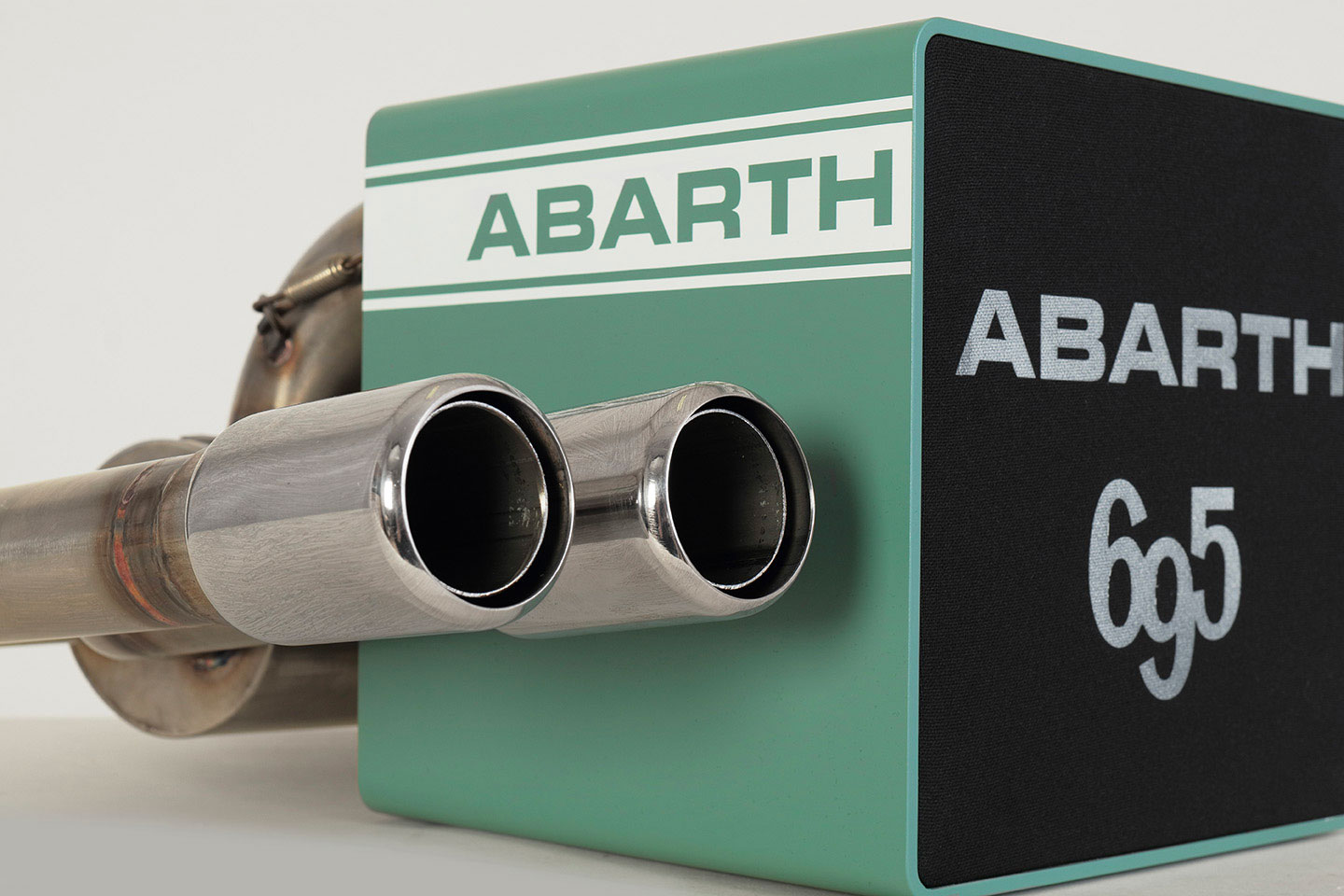 iXOOST KUBO ABARTH 695 esclusivo sistema audio